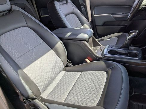 Used 2022 Chevrolet Colorado Z71 image 20