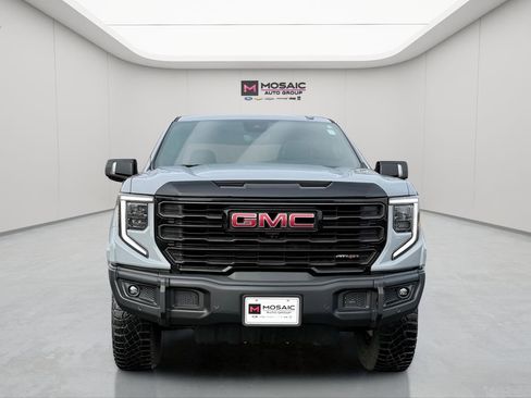 Used 2024 GMC Sierra 1500 AT4X image 9