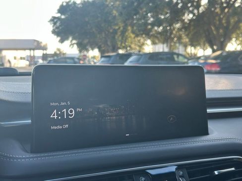 Used 2023 Genesis G70 2.0T image 15