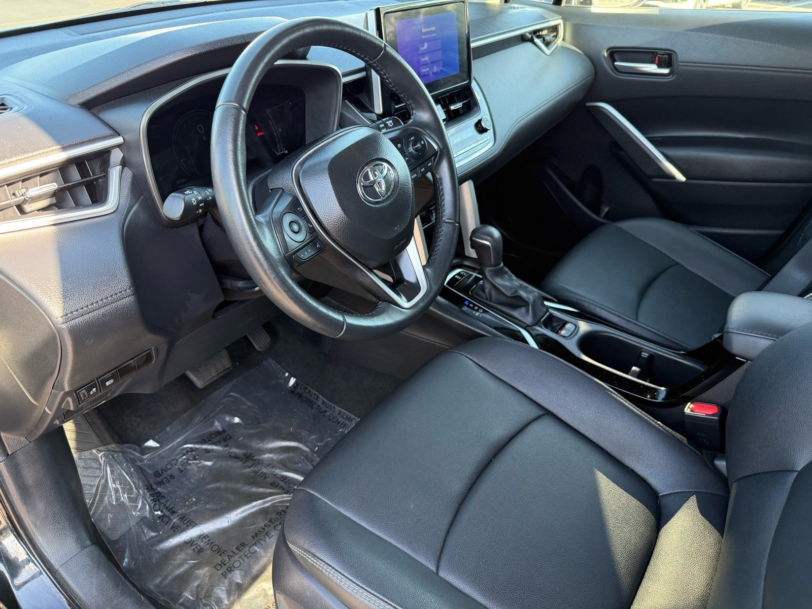 Used 2025 Toyota Corolla Cross XLE FWD image 12