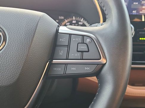 Used 2021 Toyota Highlander Platinum image 35