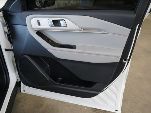 New 2026 Ford Explorer Active w/ Active Comfort Package RWD image 20
