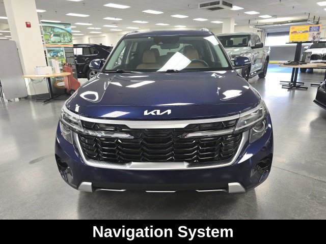 Used 2024 Kia Seltos EX AWD/4WD image 2