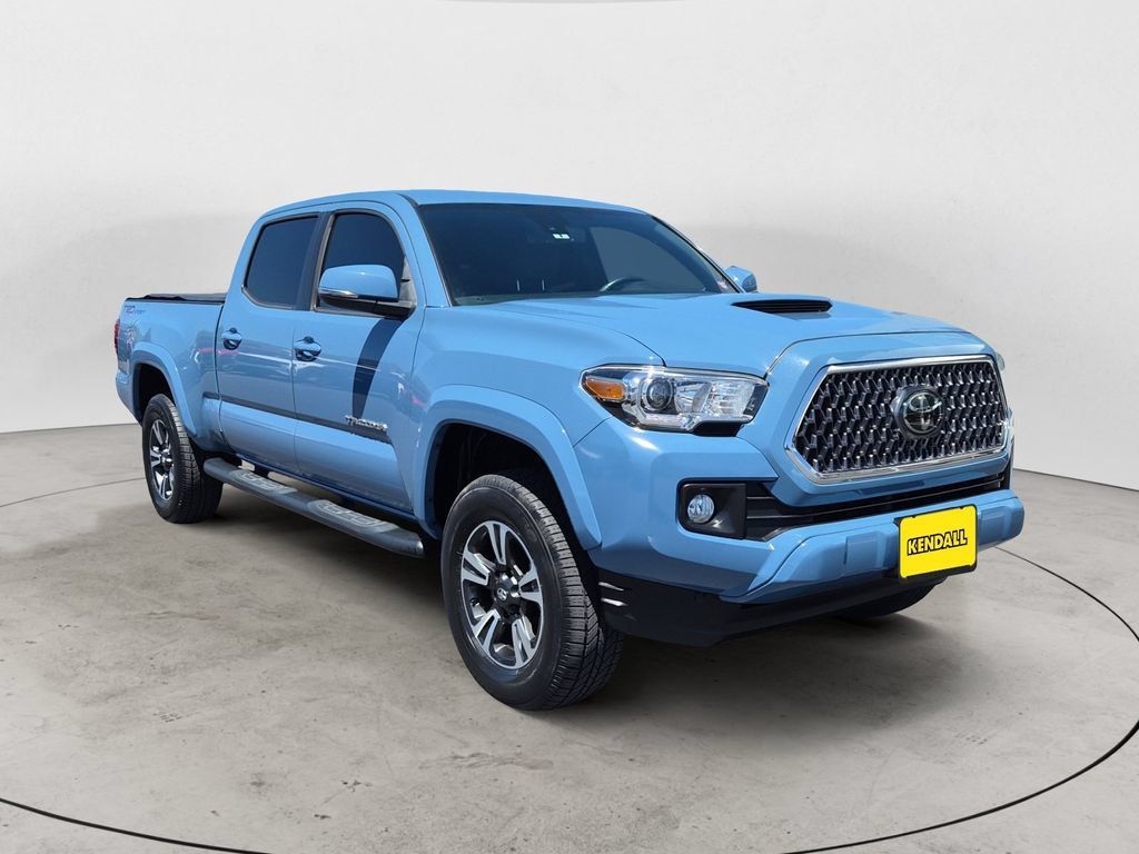 Used 2019 Toyota Tacoma TRD Sport w/ Technology Package RWD image 3