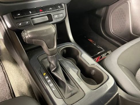 Used 2018 Chevrolet Colorado Z71 AWD/4WD image 9