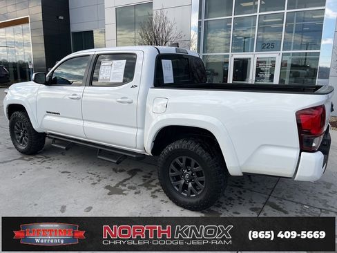 Used 2023 Toyota Tacoma SR5 w/ Technology Package image 17