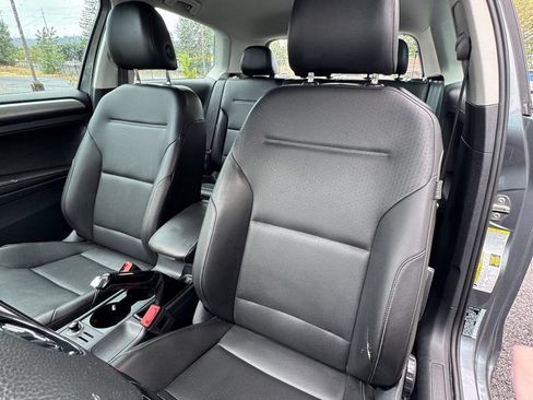 Used 2015 Volkswagen Golf S FWD image 32