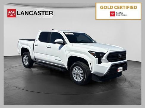 Used 2024 Toyota Tacoma SR5 AWD/4WD image 1