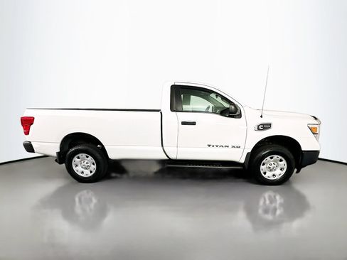 Used 2017 Nissan Titan S AWD/4WD image 8