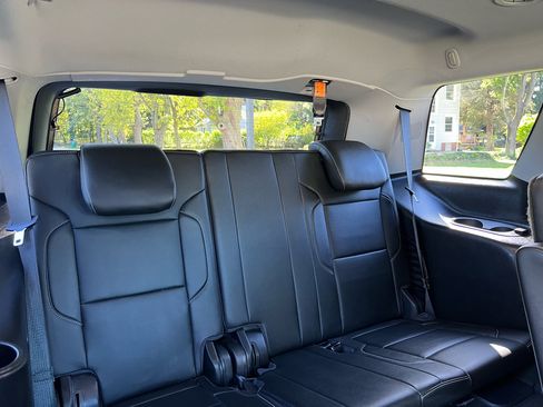 Used 2018 GMC Yukon SLT w/ HD Trailering Package image 30