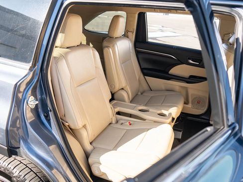 Used 2015 Toyota Highlander Limited AWD/4WD image 17