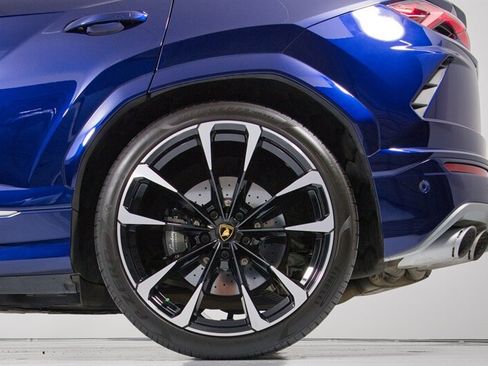 Used 2022 Lamborghini Urus AWD/4WD image 7
