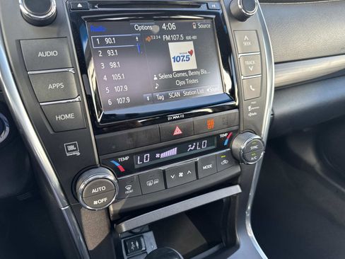 Used 2017 Toyota Camry XLE image 21