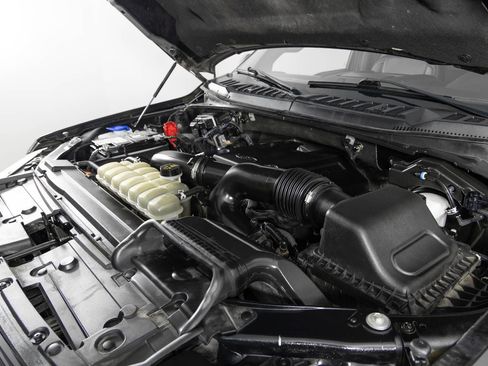 Used 2019 Ford F150 Lariat w/ Equipment Group 502A Luxury image 39