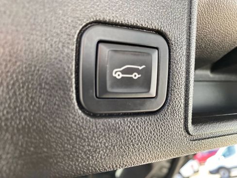 Used 2019 GMC Terrain SLT w/ Preferred Package image 16