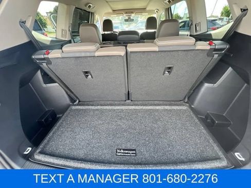 Used 2025 Volkswagen Atlas SEL AWD/4WD image 40