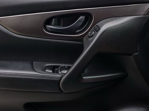 Used 2018 Nissan Rogue Sport S w/ S Appearance Package image 29