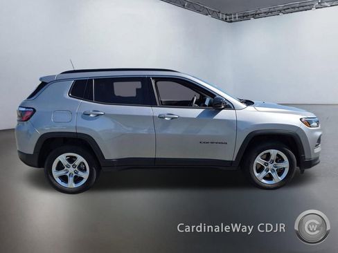 Used 2023 Jeep Compass Latitude w/ Sun and Sound Group AWD/4WD image 2