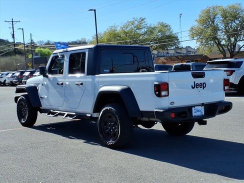 Used 2025 Jeep Gladiator Sport image 11