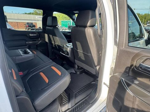 Used 2022 GMC Sierra 1500 AT4 w/ AT4 Preferred Package AWD/4WD image 14