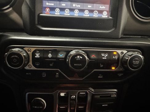 Used 2022 Jeep Wrangler Unlimited Sport AWD/4WD image 34