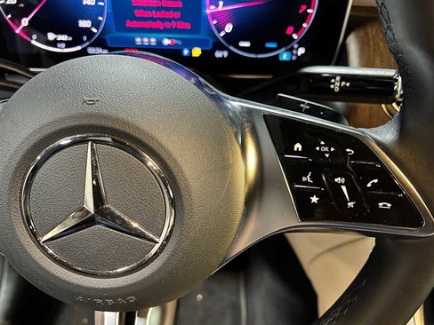 Certified 2025 Mercedes-Benz GLC 300 image 27