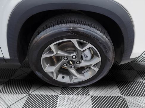Certified 2024 Chevrolet Trax LT FWD image 35
