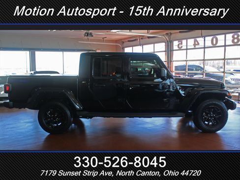 Used 2022 Jeep Gladiator Sport image 12