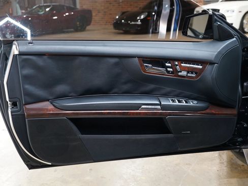 Used 2011 Mercedes-Benz CL 550 4MATIC w/ Sport Pkg Plus One image 34