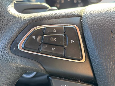 Used 2017 Ford Escape SE w/ Equipment Group 201A image 30