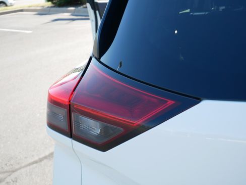 Used 2023 Nissan Rogue S AWD/4WD image 16