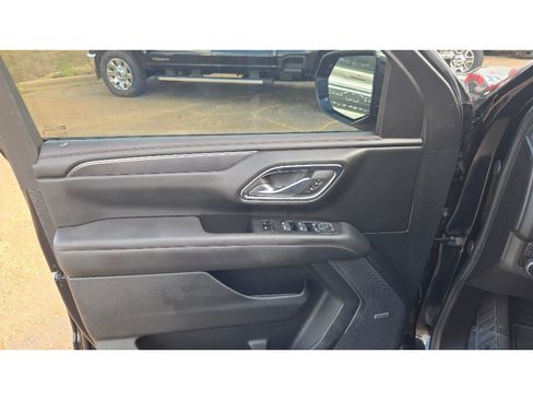 Used 2024 Chevrolet Suburban RST w/ Luxury Package AWD/4WD image 26