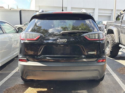 Used 2019 Jeep Cherokee Latitude w/ Popular Appearance Group FWD image 5