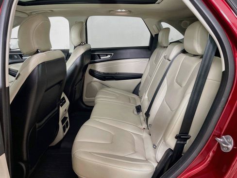 Used 2018 Ford Edge Titanium w/ Equipment Group 301A AWD/4WD image 11