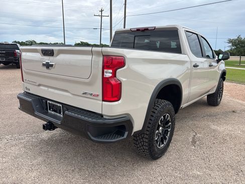 New 2026 Chevrolet Silverado 1500 ZR2 AWD/4WD image 6