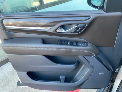 Used 2022 GMC Yukon XL Denali image 30