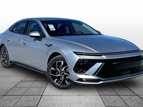 Used 2025 Hyundai Sonata SEL image 2