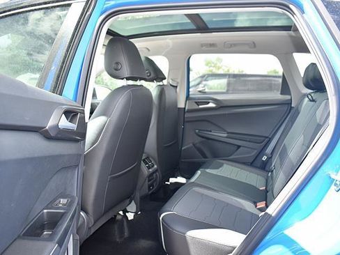 New 2025 Volkswagen Taos SE image 8