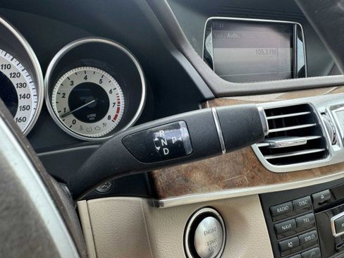 Used 2015 Mercedes-Benz E 400 4MATIC Sedan image 27