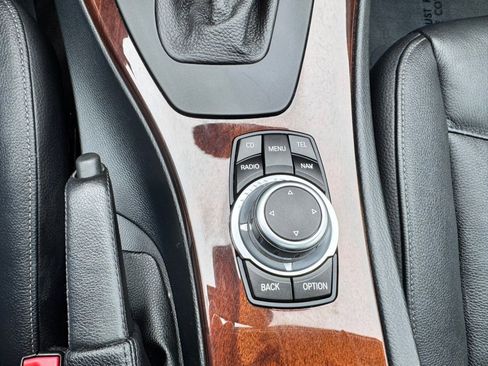 Used 2011 BMW 335i xDrive Sedan image 18