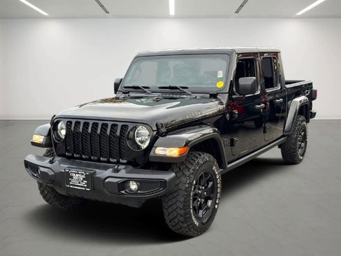 Used 2022 Jeep Gladiator Sport image 1