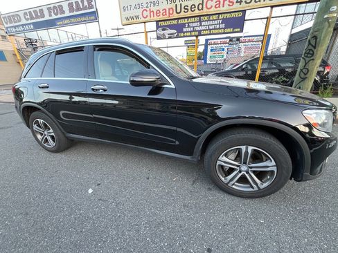Used 2017 Mercedes-Benz GLC 300 4MATIC w/ Premium 1 Package image 6