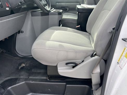 Used 2013 Ford E-150 and Econoline 150 RWD image 16