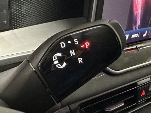 New 2026 Volkswagen Tiguan SE image 38