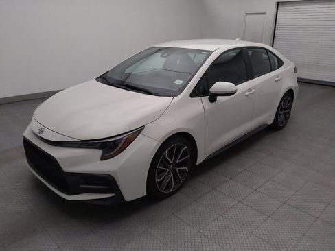 Used 2021 Toyota Corolla SE FWD image 2