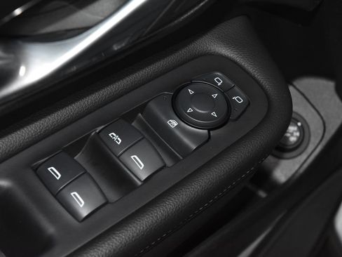 Used 2024 GMC Terrain SLT w/ Elevation Edition image 6