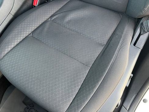 Used 2018 Jeep Grand Cherokee Laredo w/ All-Weather Capability Group image 11