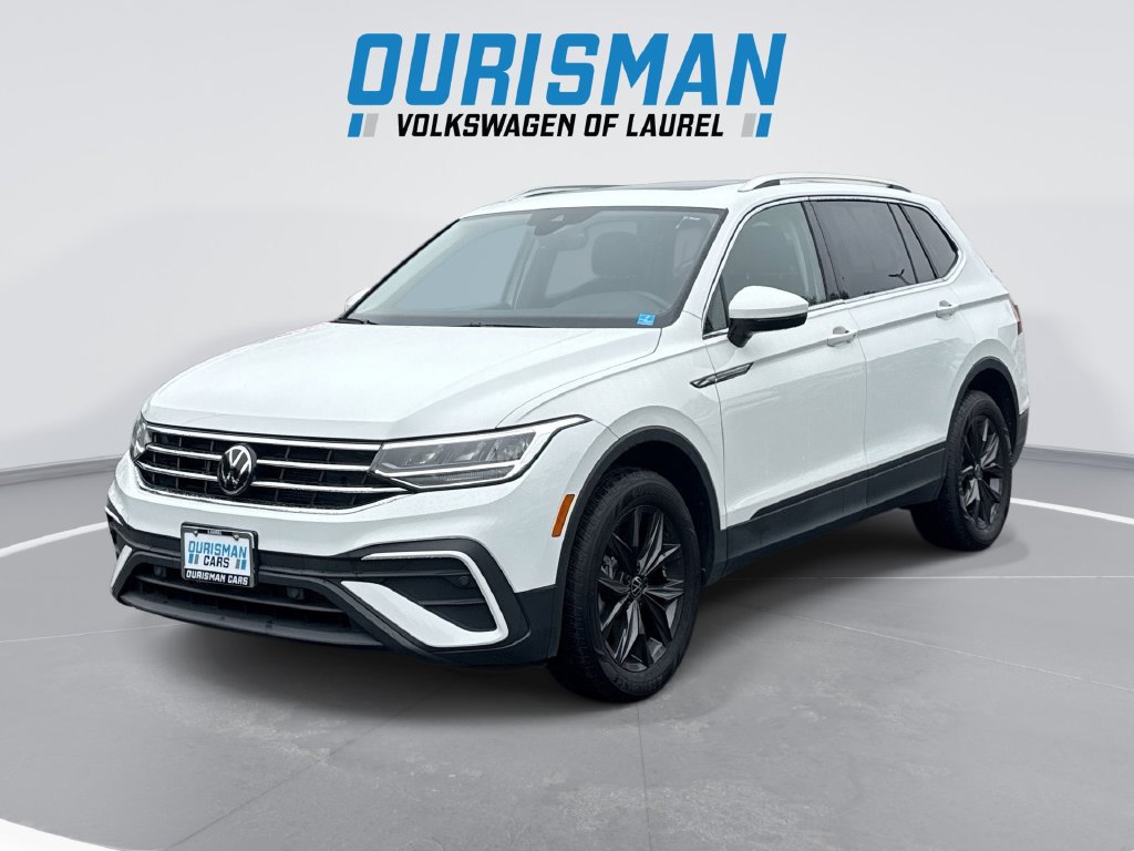 Used 2024 Volkswagen Tiguan SE AWD/4WD image 1