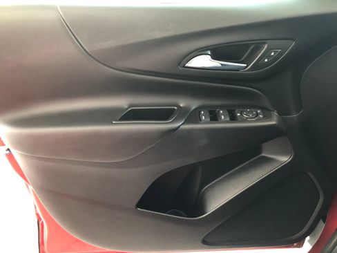 Used 2022 Chevrolet Equinox LT FWD image 36