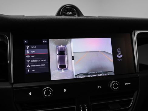 Certified 2026 Porsche Macan AWD/4WD image 37